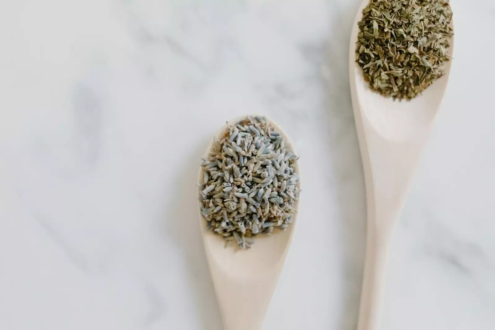 Dupe parfum : alternatives abordables et séduisantes