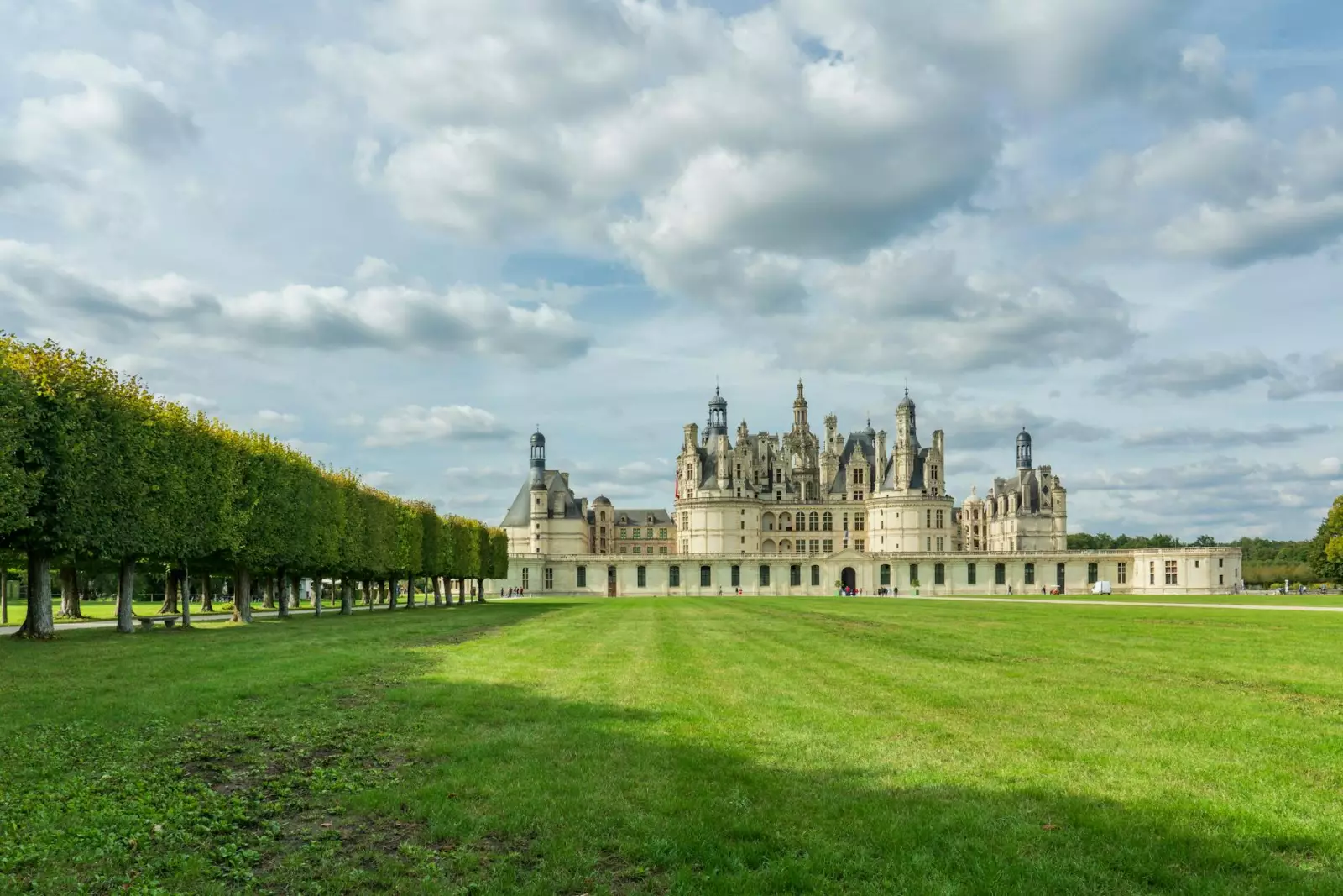 Parfum pas cher : top sites et bons plans 2026